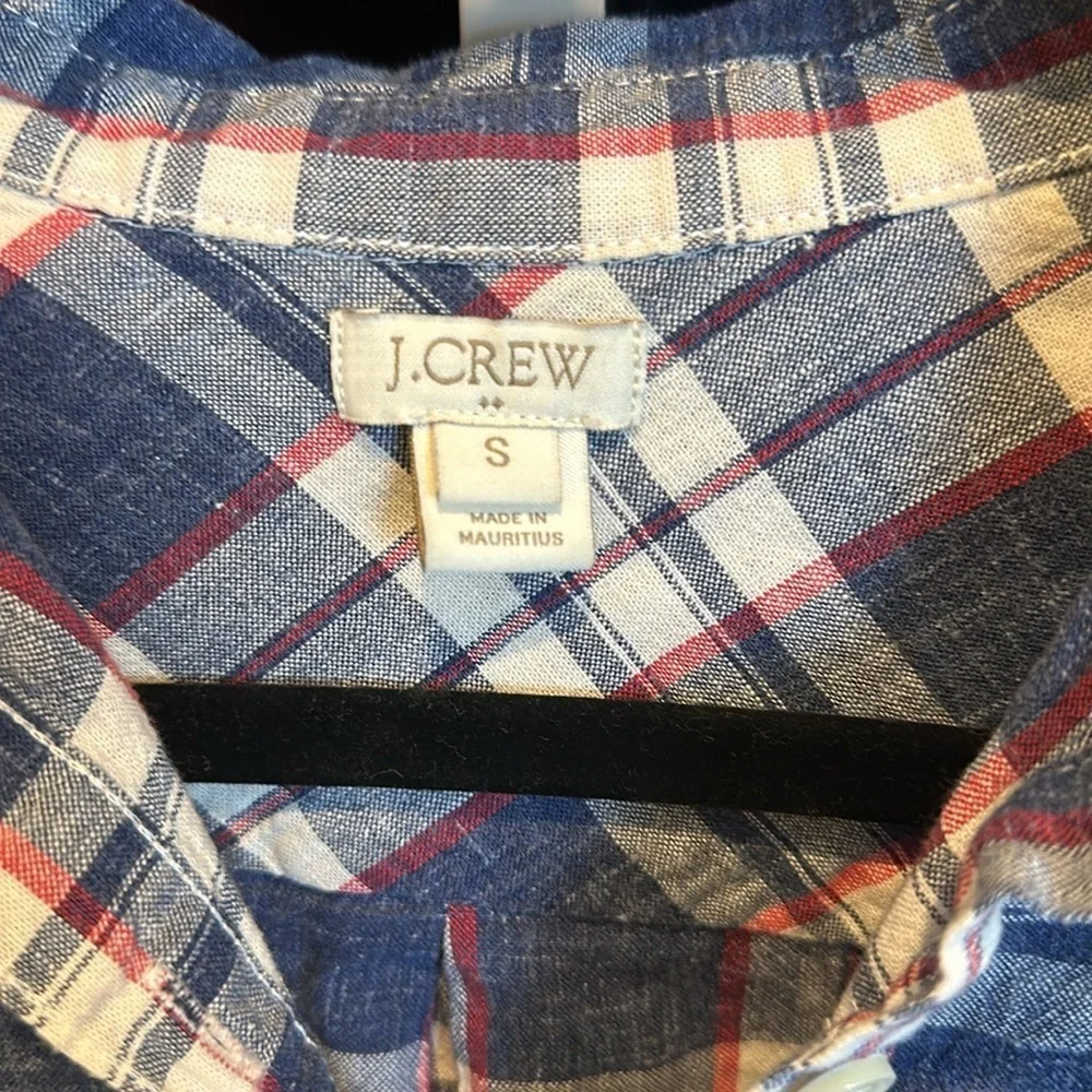 J Crew blue/white/red plaid long sleeve v neck top size S